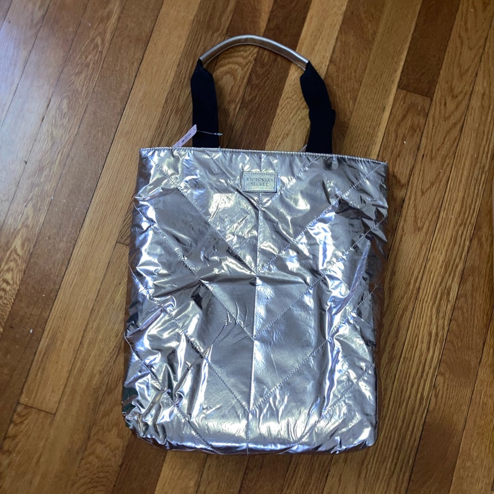 Must Go‼️ NWT Victorias Secret Rose Gold Foil Tote Bag. Read Description 👇